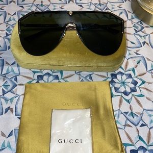 NWOT unisex gucci sunglasses